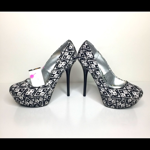 Qupid Black & White Ikat Pattern Platform Stiletto Heel Shoes Size 7 - Picture 10 of 10